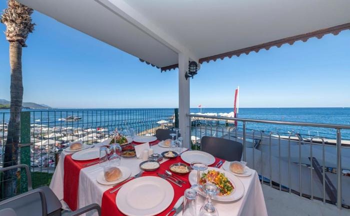 Hotel Armas Beach