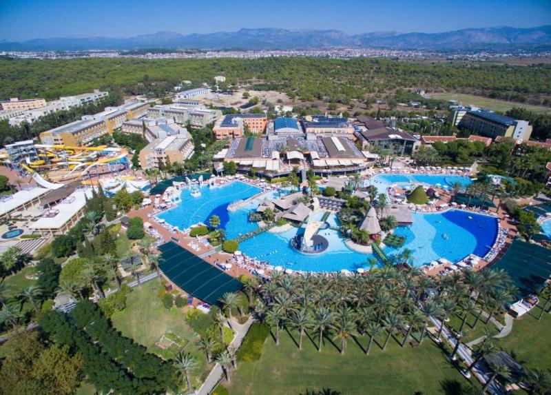 Aqi Pegasos World Hotel