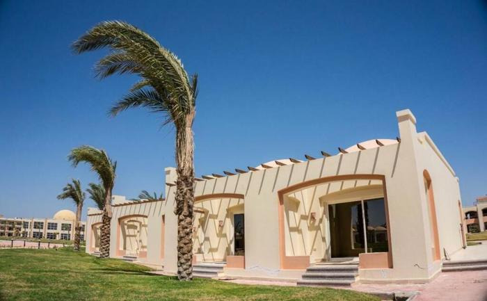 Hotel Amarina Queen Resort and Park