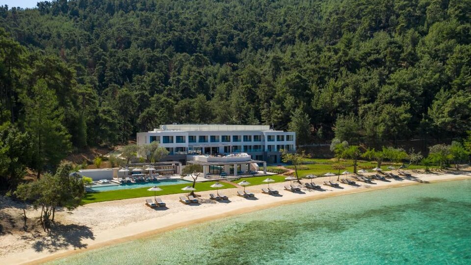 Vathi Cove Luxury Resort & Spa