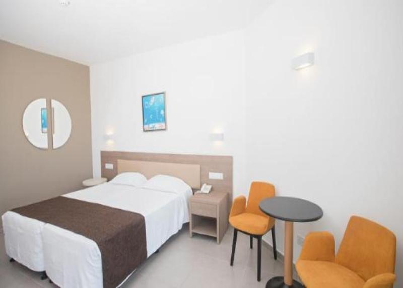 Vassos Nissi Plage Hotel