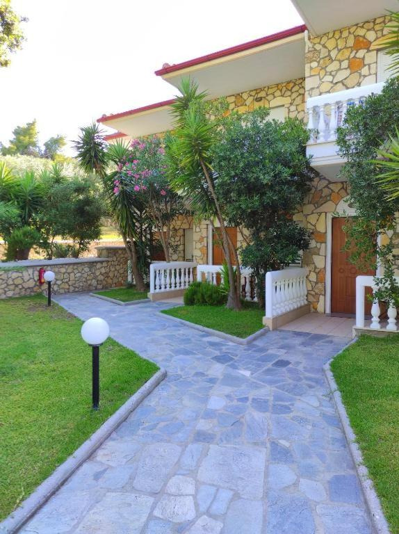  Vila Chrouso Apartments