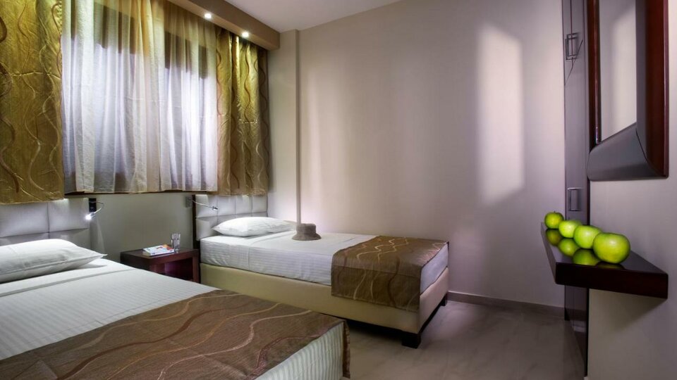 Hotel 4 You Family