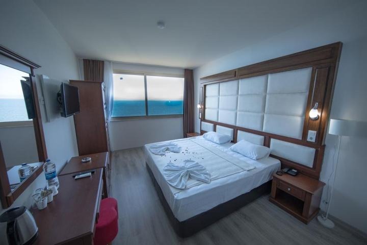Grand Sahins Hotel
