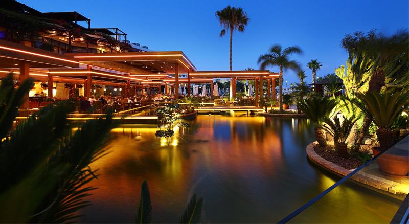 Four Seasons Hotel
