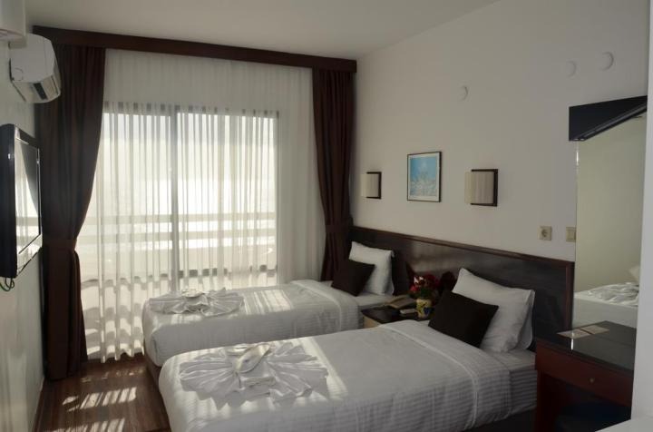 Sunday Hotel