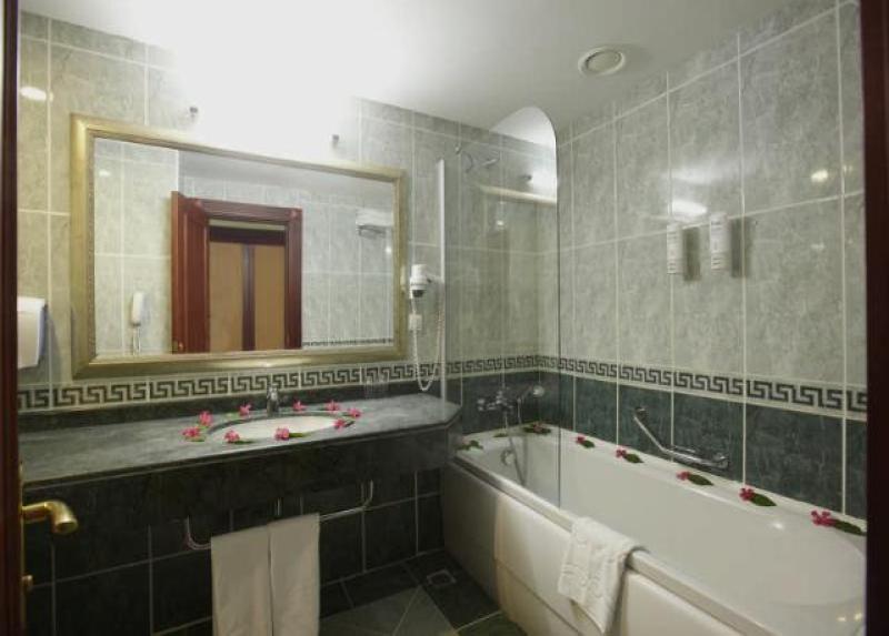 Bodrum Holiday Resort & Spa Hotel
