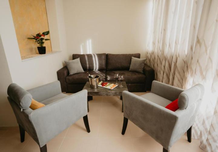 Hotel Miki