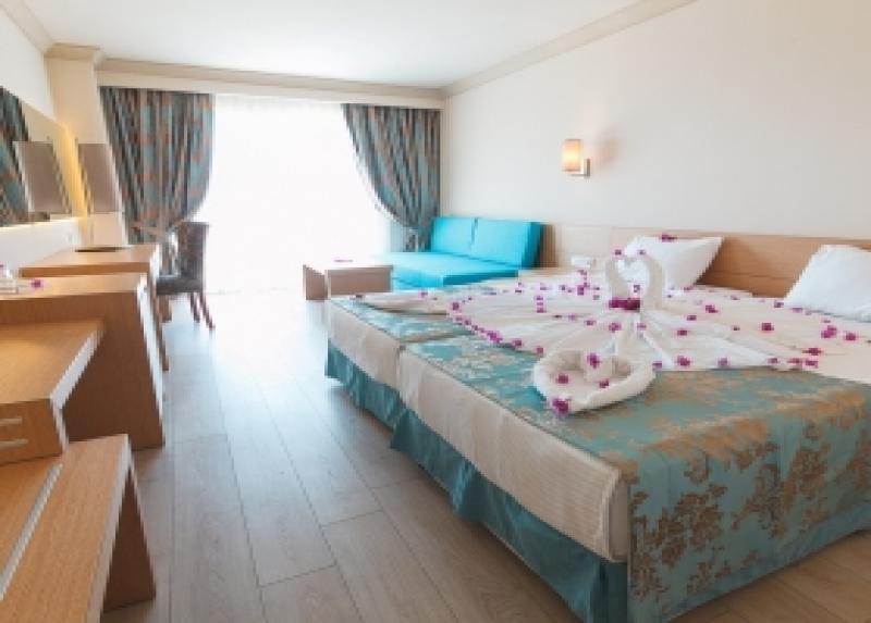 Loceanica Beach Resort Hotel