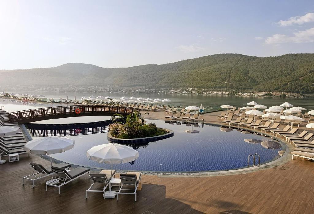 Titanic Luxury Collection Bodrum