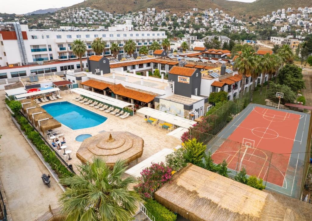 Hotel Tiana Beach