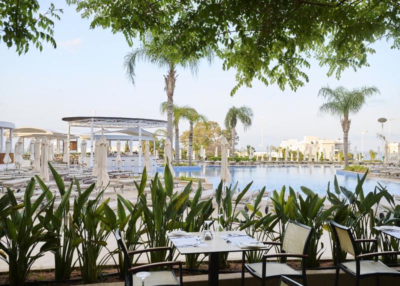 Sunrise Oasis & Waterpark Hotel