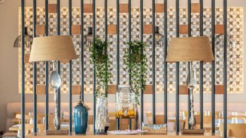 Hotel Mythic Summer