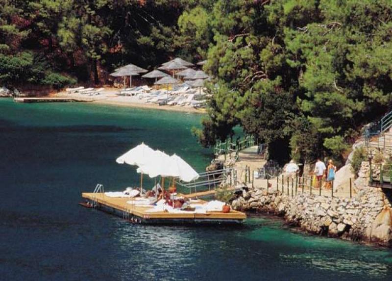 Hillside Beach Club Hotel