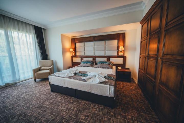 Grand Sahins Hotel