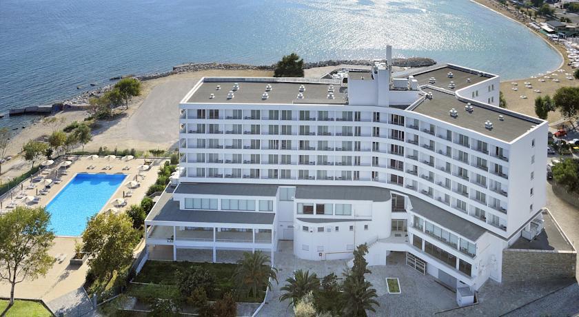 Lucy Beach Hotel