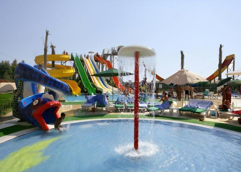 Dream World Palace Hotel