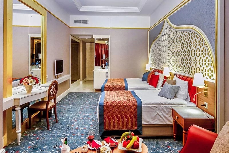Royal Taj Mahal Hotel