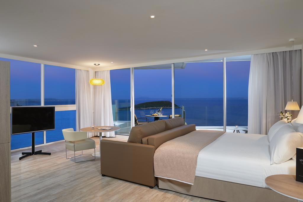 Melvia Calvia Beach