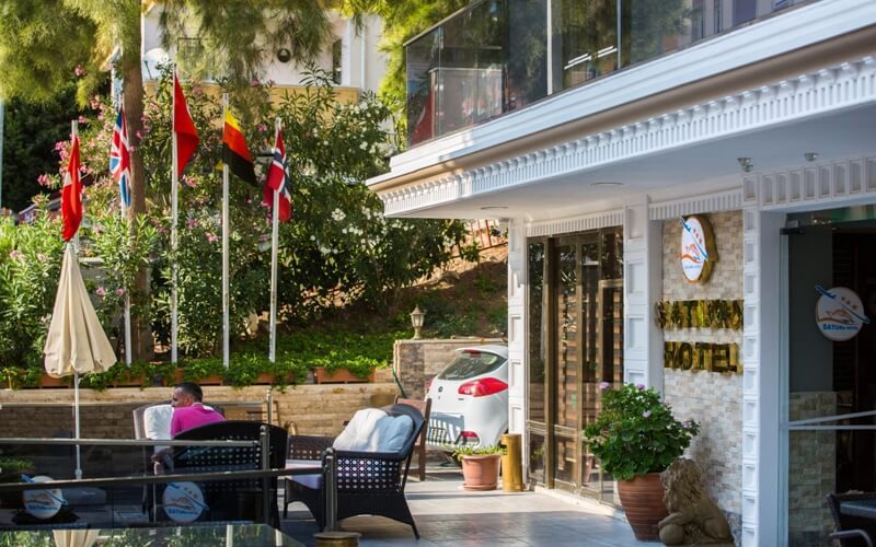 Hotel Saturn