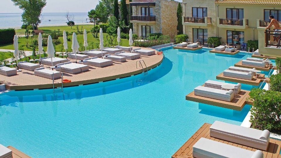 Hotel Mediterranean Village