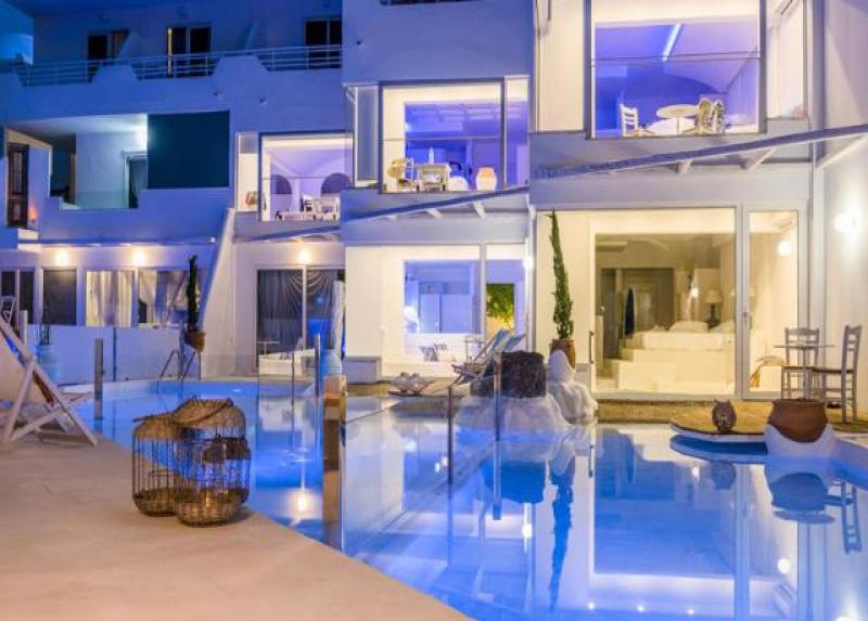 Kouros Home Apartments Hotel