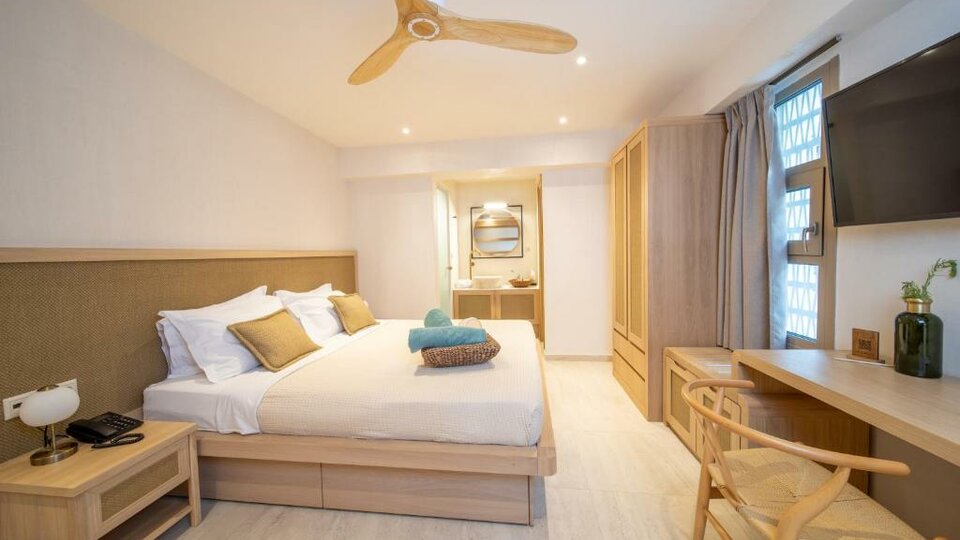 Mako Sea and Suites