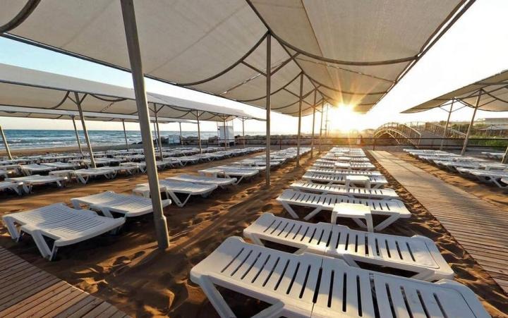 Luna Blanca Resort
