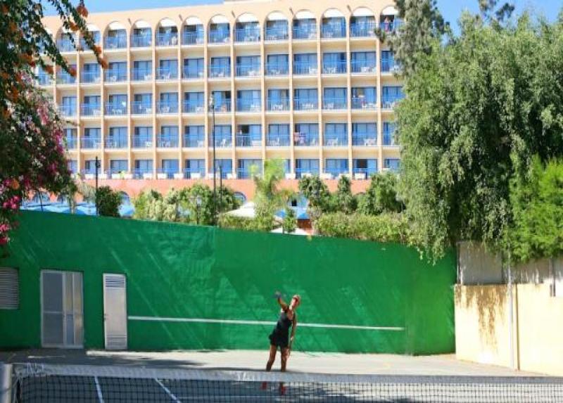 Navarria Hotel