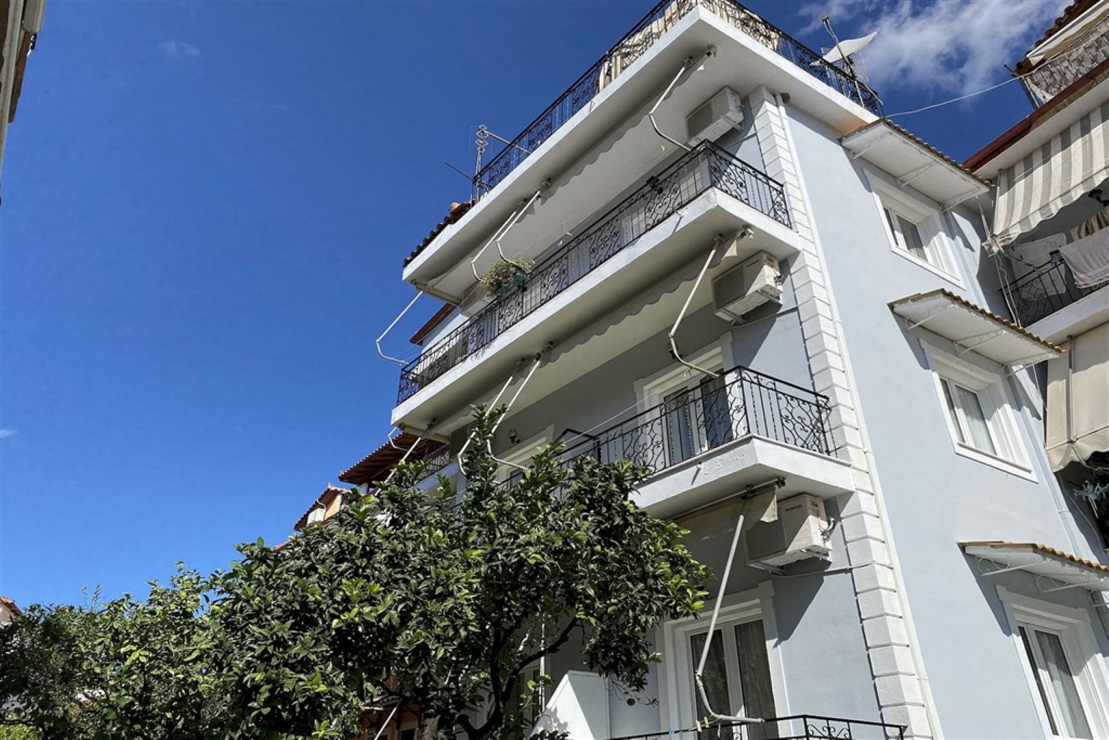 Vila Tousis