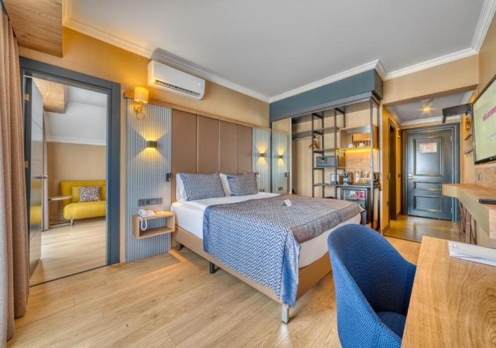 Numa Port Hotel