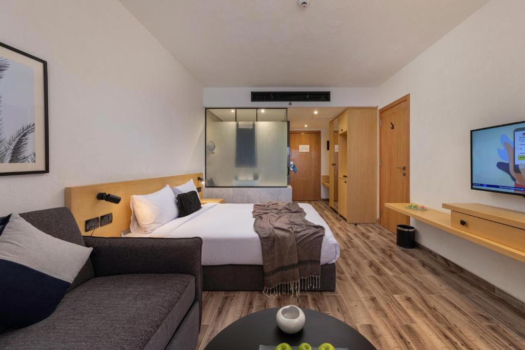 Creek Hotel and Resedences