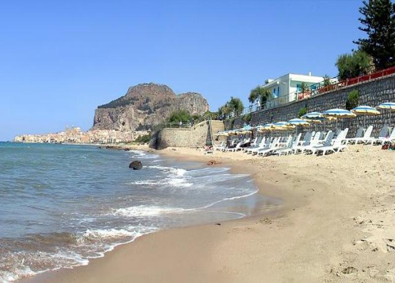 Tourist Hotel