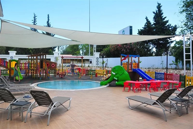 Karmir Resort & Spa