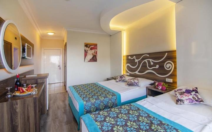 Kleopatra Blue Hawaii Hotel