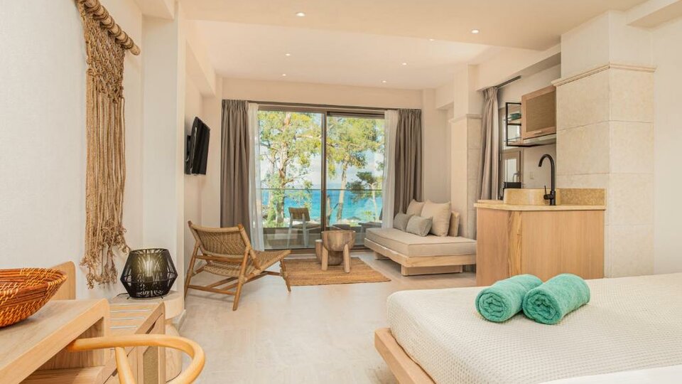Mako Sea and Suites