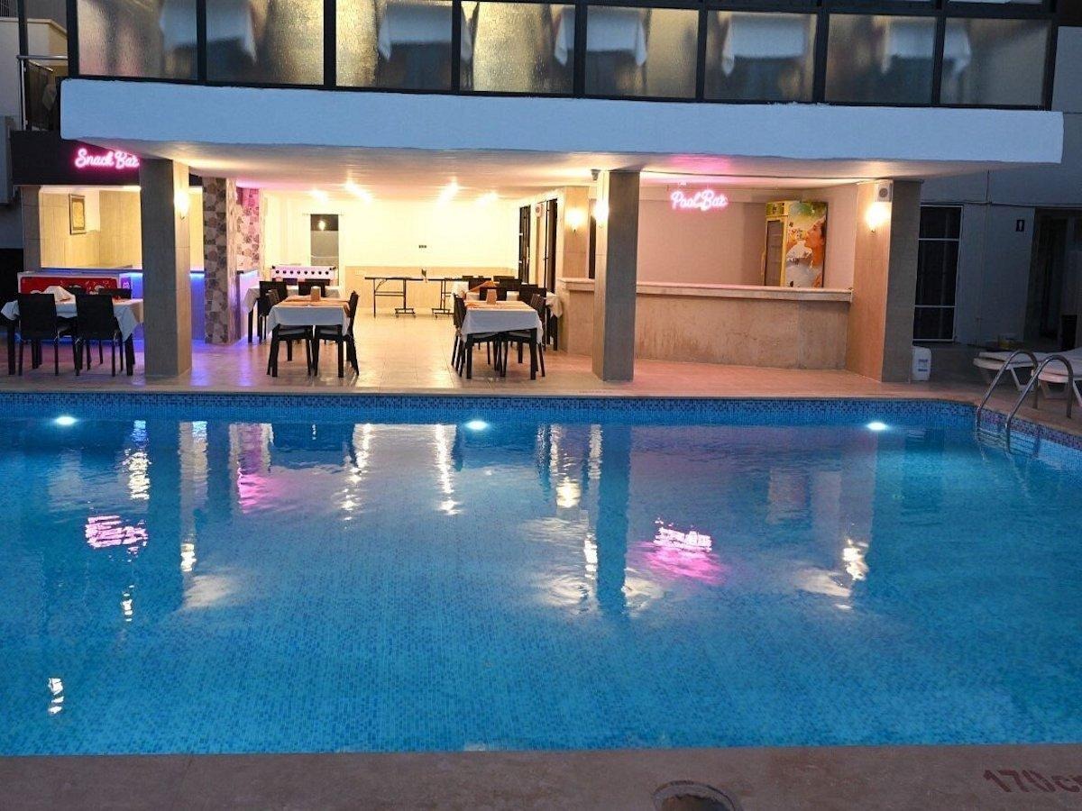 Roxx Royal Hotel