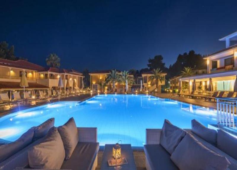 Lagomandra Beach Hotel