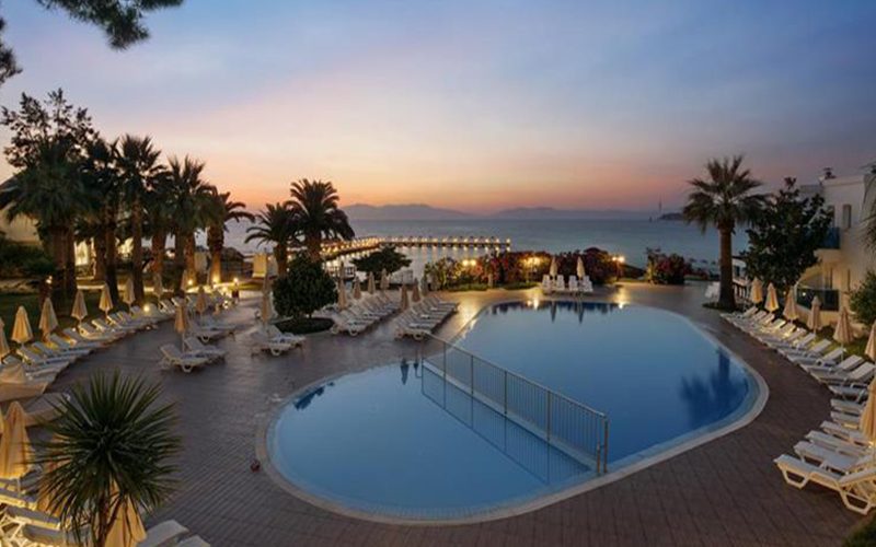 Le Bleu Hotel & Resort