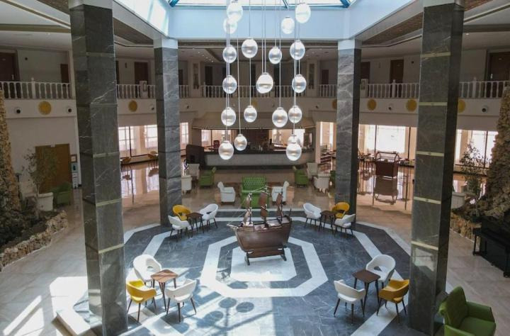 The Holiday Resort Hotel