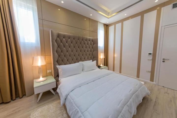 Hotel Demi