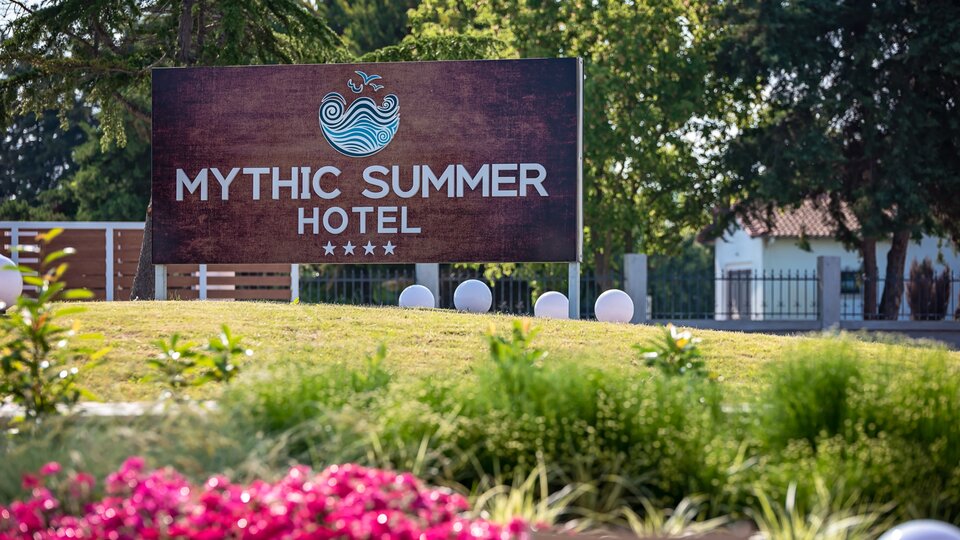 Hotel Mythic Summer