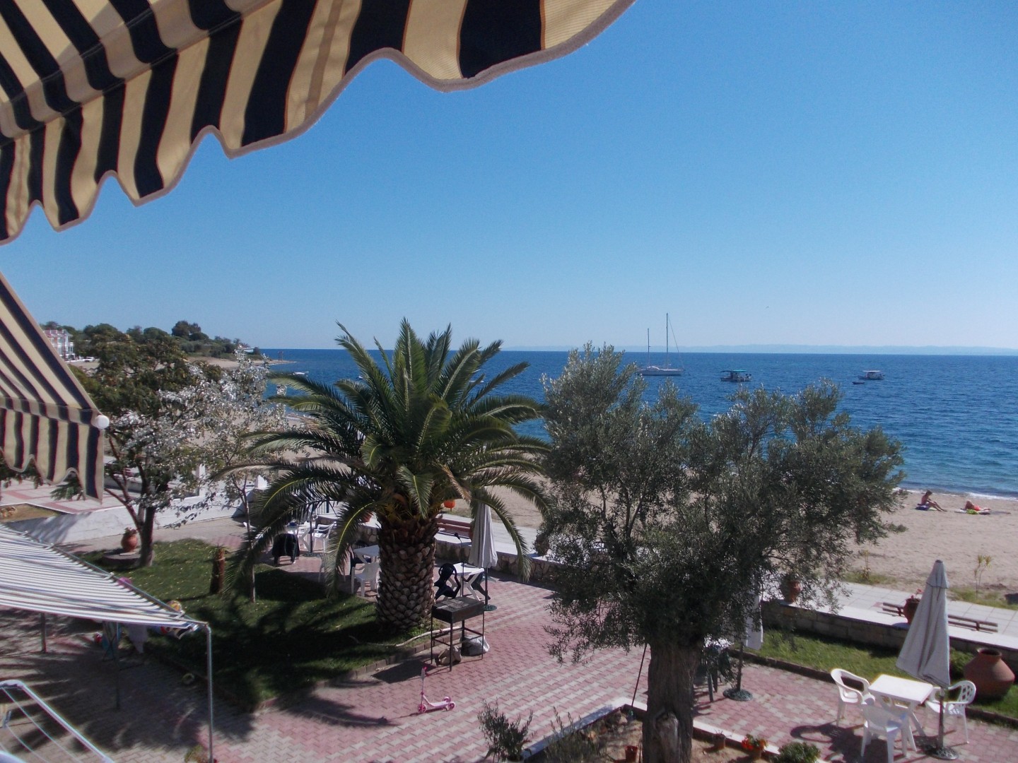 Apartmani i Studija Liotrivi Beach