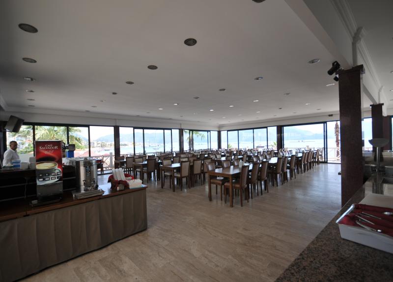 Class Beach Hotel