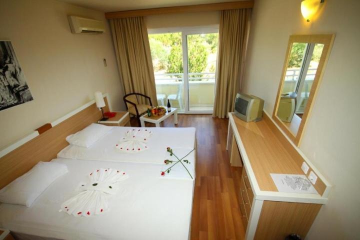 Hotel Tuntas Beach