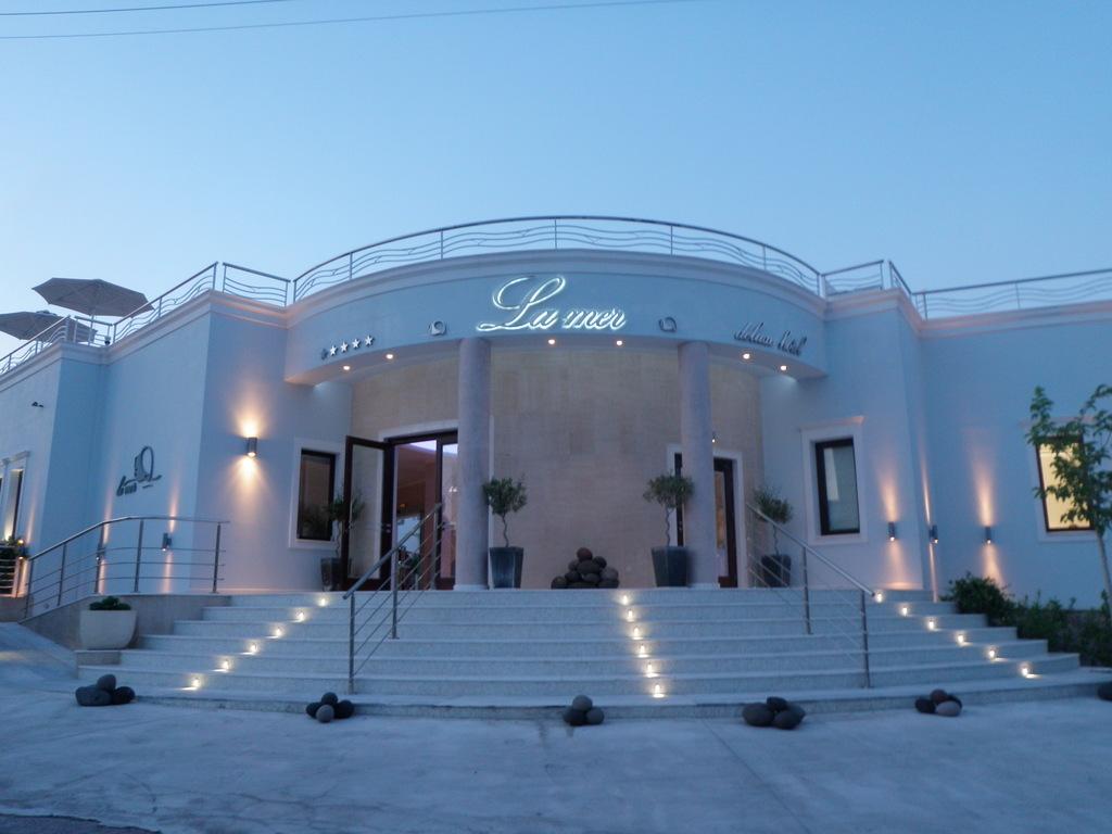 La Mer Deluxe Hotel