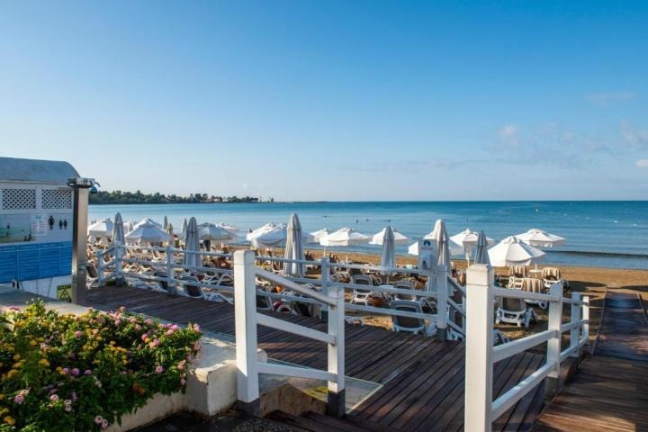 Side Star Beach Hotel