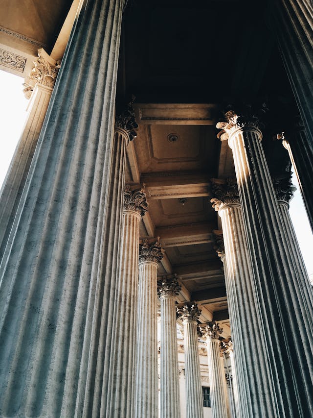 Strong pillar image