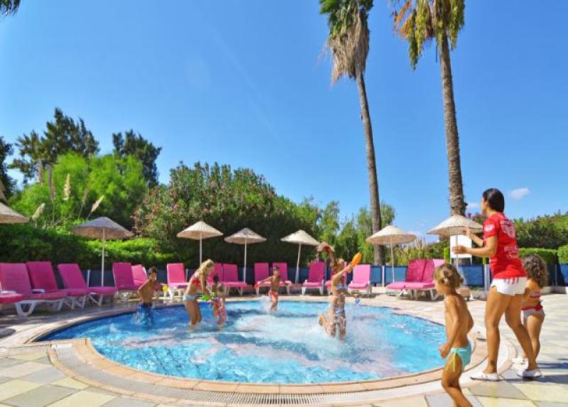 Grand Blue Sky Hotel