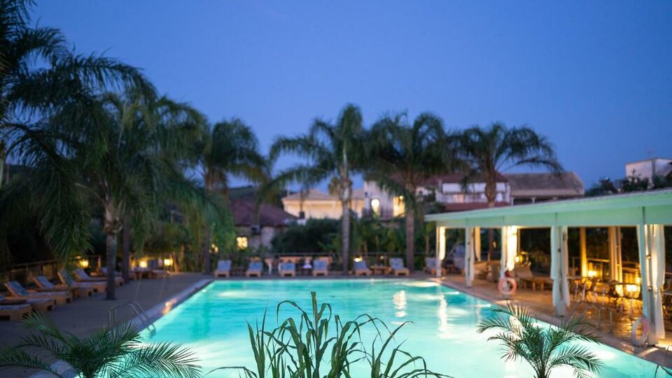 Zoe Sea Side Resort